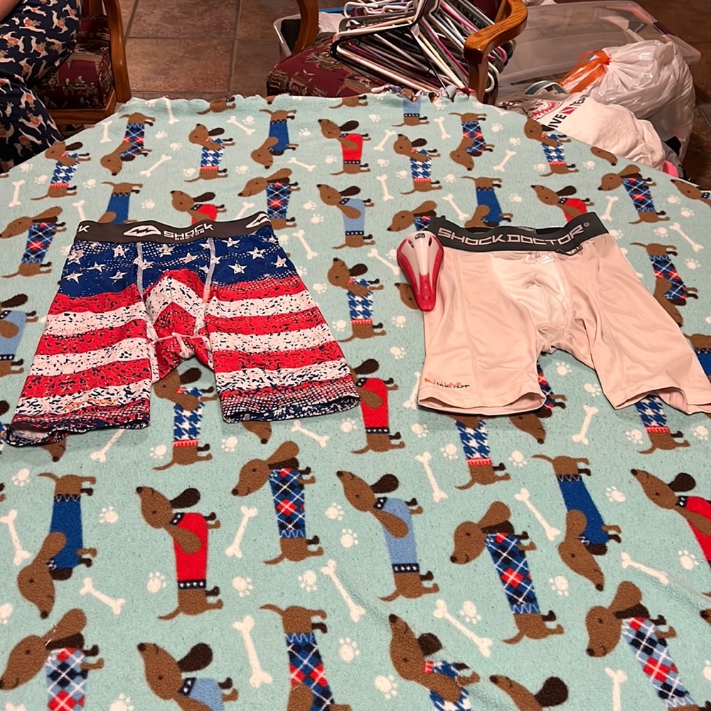 Shock doctor 2 pairs of the undergarment and one protection cup